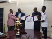 AS SONABEL: les champions présentent le trophée au ministre de l’Energie
