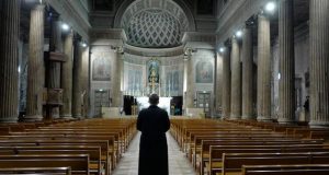 Vatican: les crimes pédophiles désormais sanctionnés