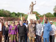 Burkina : Jean Luc Mélenchon au mémorial Thomas Sankara pour lui rendre hommage