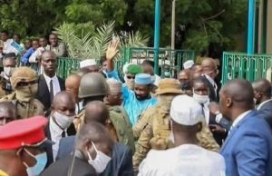 Mali: ce que nous savons de l’attaque au couteau contre Assimi Goita