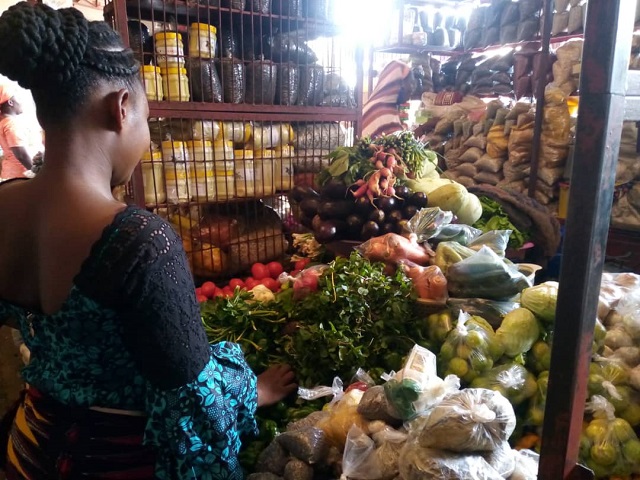 Ami Sawadogo, vendeuse de légume au grand marché de Ouagadougou