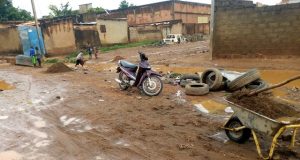 Ouagadougou: grosse pluie, caniveaux bouchés, inondations
