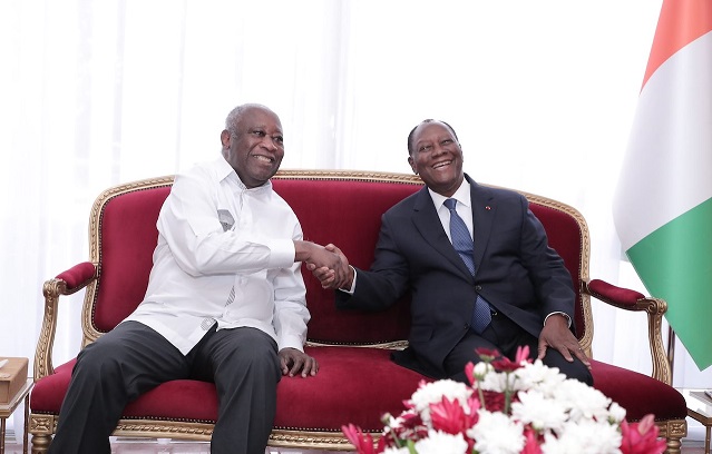 L'ex-président Laurent Gbagbo (à gauche) et le chef de l'Etat ivoirien, Alassane Ouattara