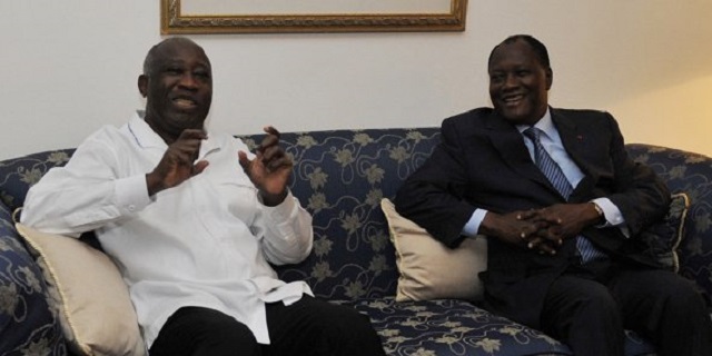 Rencontre entre Gbagbo (à gauche) et Alassane Ouattara (ph. d'archives)
