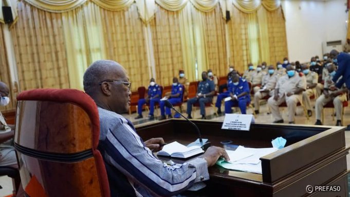 Burkina/Attaques armées: un tête-à-tête entre le chef suprême des armées et ses Hommes