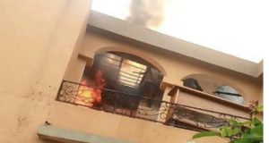 Incendie au cabinet des frères Farama: la Police scientifique sur les lieux