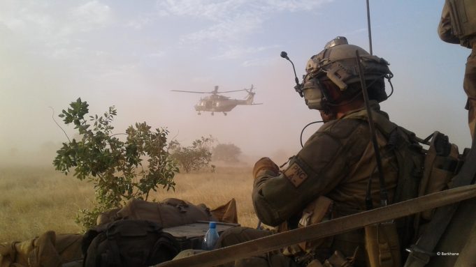 Sahel: Barkhane neutralise des assaillants et récupère de l’armement