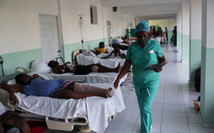 Séisme en Haïti: plus de 2 000 morts et 12 000 blessés (officiel)