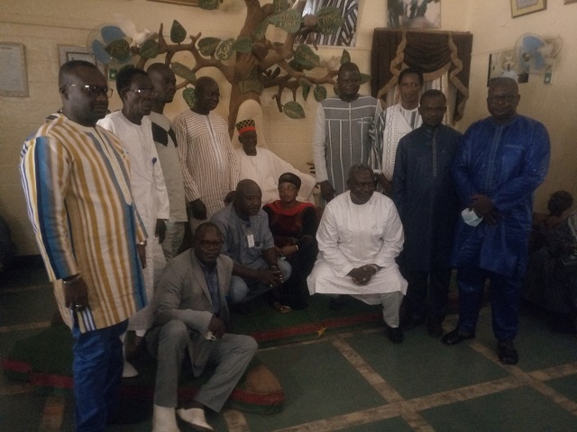 Des membres de la Ceni chez le Mogho Naaba