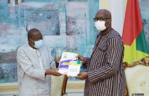 Burkina: le rapport général d’activités du Haut conseil du dialogue social remis à Roch Kaboré