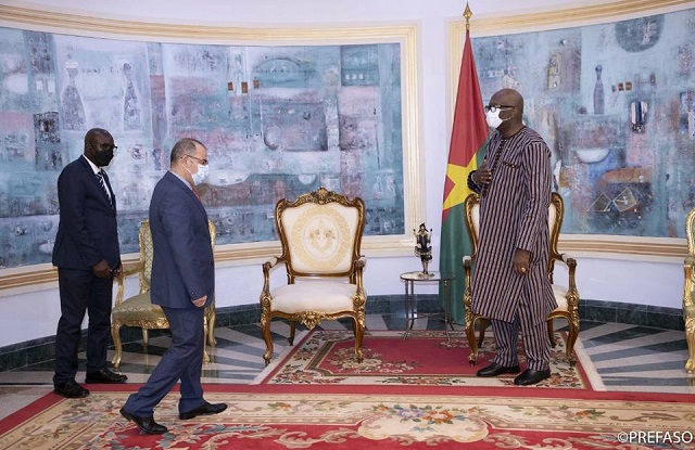 Le président du Faso recevant l'ambassadeur tunisien