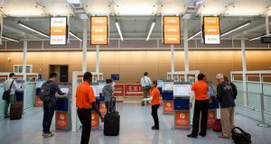 Covid-19: les Etats-Unis ouvriront leurs frontières aux voyageurs vaccinés début novembre