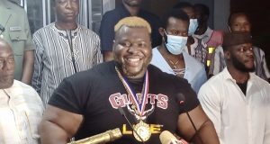 Burkina: retour du héros Iron Biby à la maison