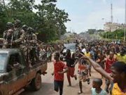 Guinée: putschistes et politiciens, regardez enfin le peuple!