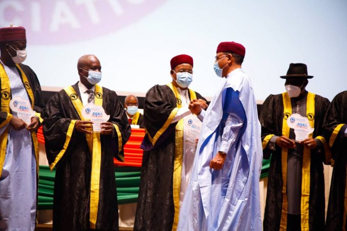 Niger: Mohamed Bazoum «hautement distingué» par le Barreau Africain