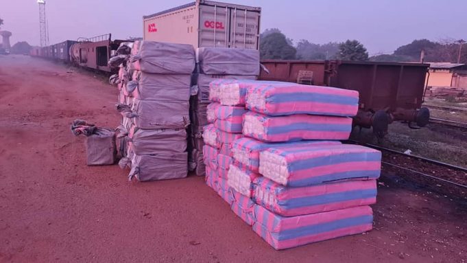 Burkina: saisie de 69 fûts de cyanure et 64 colis de cigarettes