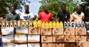 Burkina: plus de 3 000 bidons d’huile de vidange contrefaite saisis, 5 délinquants aux arrêts
