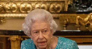 Angleterre : la reine Elisabeth II de retour au château de Windsor après un séjour à l’hôpital