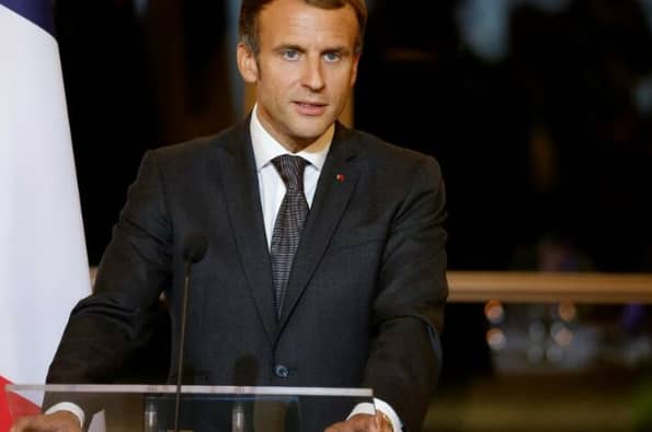 Le président français Emmanuel Macron s'exprime à l'occasion d'un dîner à l'Élysée lors de la clôture de la saison Africa 2020, le 30 septembre 2021. AFP - LUDOVIC MARIN (1)