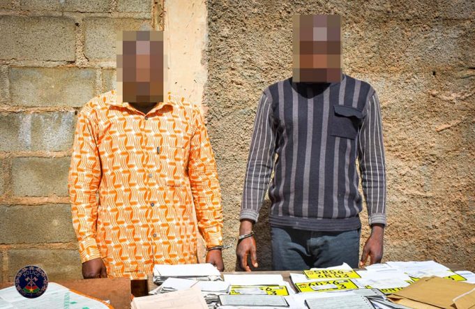 Burkina: de présumés faussaires font perdre près de 12 milliards de FCFA à l’Etat (Police nationale)