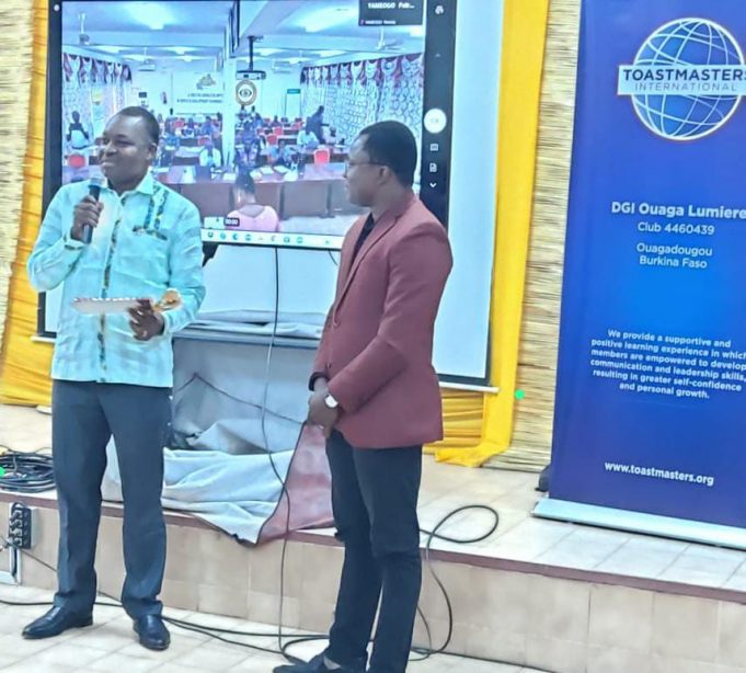 Toastmasters/Secteur 48: quand des candidats découvrent leurs potentialités pendant des concours