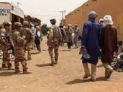 Mali: négociations avec les djihadistes, nouveau coup de poignard à Macron