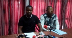 Burkina: un regroupement juge «non négociable» la démission du président du Faso