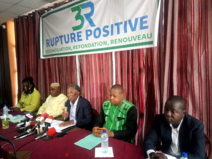 Burkina: naissance du mouvement Rupture Positive/3R «pour voler au secours du pays»