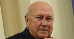 Frederik De Klerk, de démon de l’apartheid au Nobel de la paix