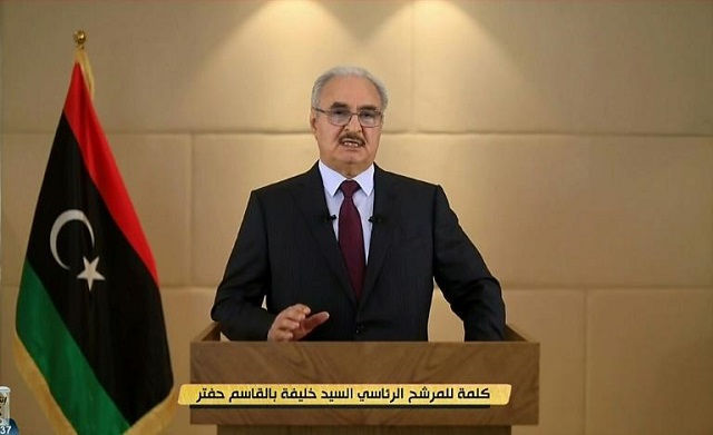Le maréchal Khalifa Haftar annonçant sa candidature