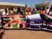 Burkina: des marcheurs demandent la démission du président Kaboré