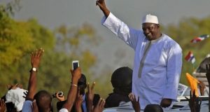 Présidentielle en Gambie: six candidats en lice dont le président sortant Adama Barrow