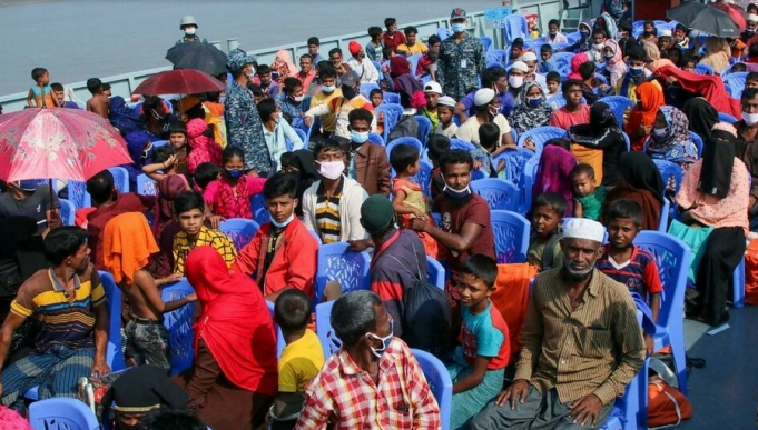 Des réfugiés rohingyas portent plainte contre Facebook (RFI)