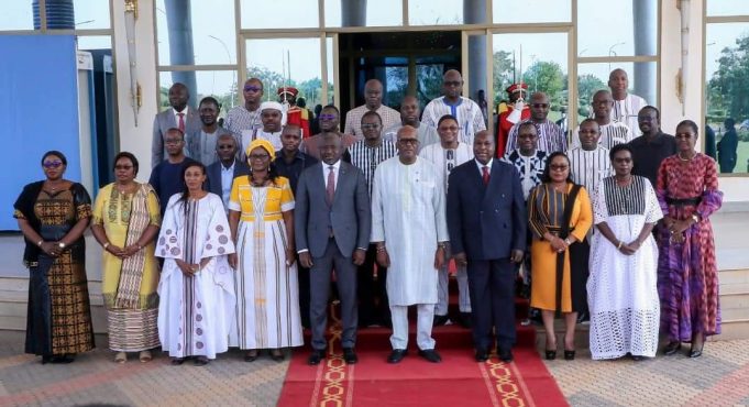 Burkina/Réduction de train de vie de l’Etat: Lassina Zerbo limite au «maximum» les parrainages des ministres
