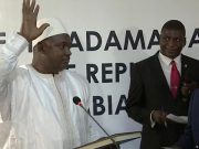Gambie: le président Adama Barrow a prêté serment