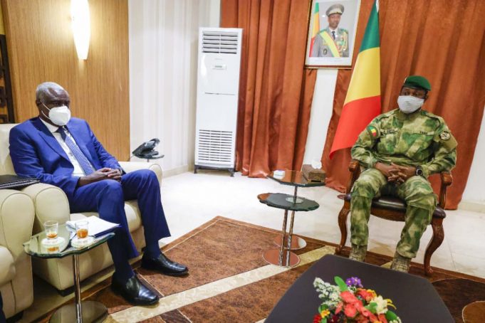 Transition malienne: tête-à-tête entre Assimi Goïta et Moussa Faki Mahamat