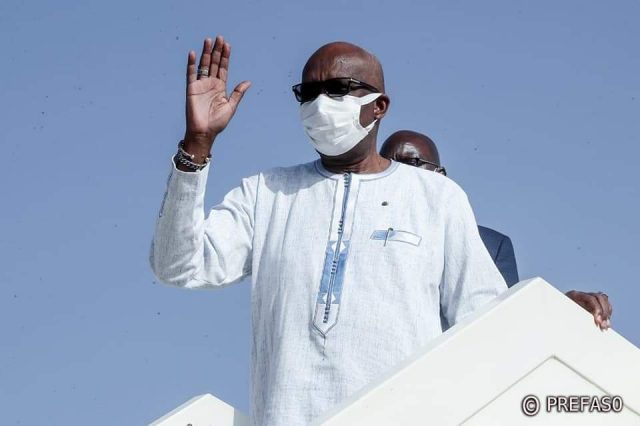Le président du Faso avant son départ à Accra