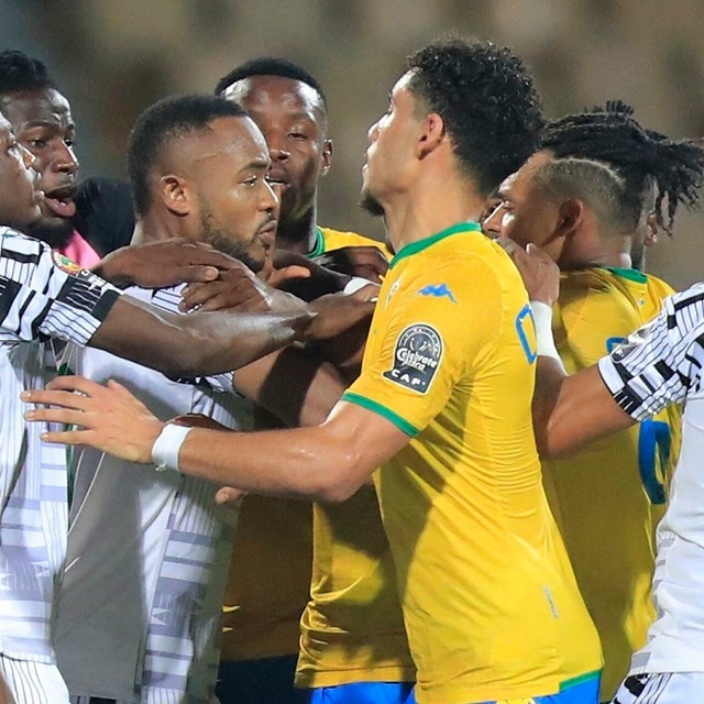 Tension entre Panthère et Black Star
