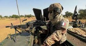 Tchad: entre législatives contestées et course contre la montre pour les soldats français