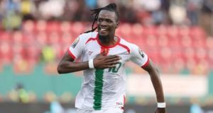 Bertrand Traoré: quinze ans de football européen sans jamais perdre le fil