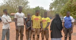 Burkina: huit personnes arrêtées pour avoir fabriqué et commercialisé de l’huile impropre