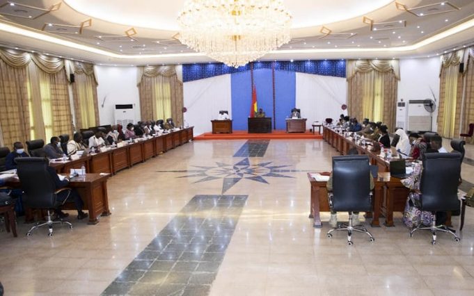 Burkina: «La stratégie militaire est en train de se déployer à Djibo» (gouvernement)