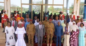 Burkina: les anciens ministres invités à rendre les véhicules de fonction