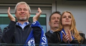 Guerre en Ukraine: le club anglais de Chelsea mis en vente par le milliardaire russe Abramovitch