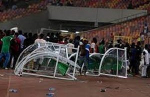 Violences après Nigeria-Ghana: plus jamais ça dans les stades de football!
