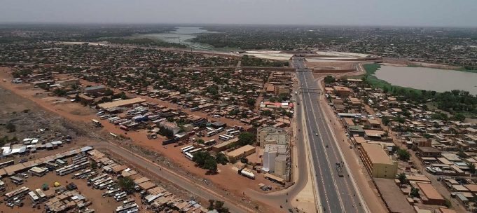 Bail d’habitation privée au Burkina: désormais les démarcheurs doivent disposer d’une carte délivrée par le ministre