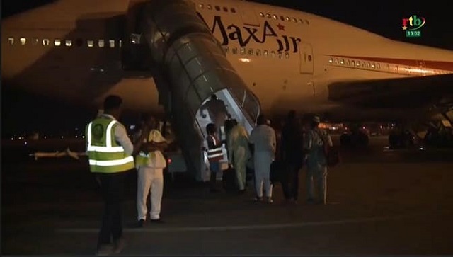Des Pèlérins quittant Ouagadougou pour la Oumrah