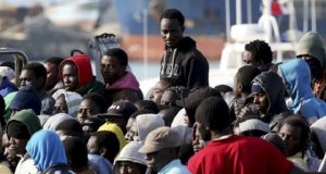 Des migrants africains «victimes de racisme» veulent quitter la Tunisie