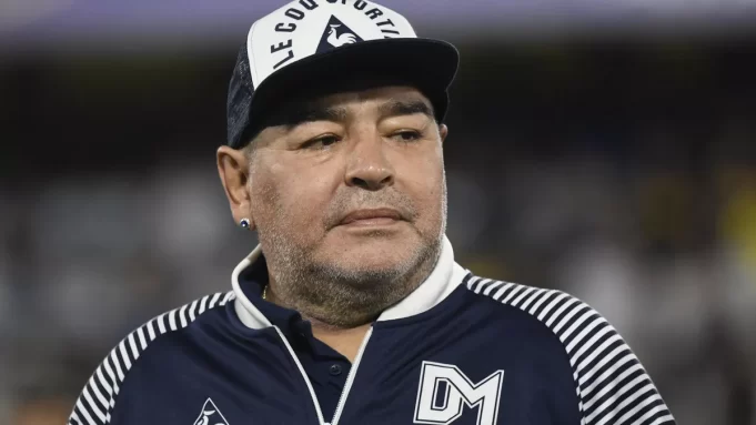Argentine/Mort de Maradona: le parquet souhaite mettre en accusation les agents de santé