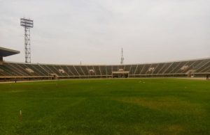 Rénovation du Stade du 4-Août: la pelouse et les vestiaires seront prêts en juin (Entreprise)